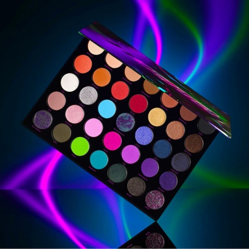 MORPHE X NIKITA ARTISTRY PALETTE